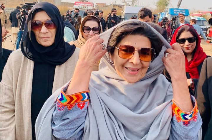 Pari khanᴸᵉᵍᵉⁿᵈˢ (@14__pari) on Twitter photo علیمہ خان پر حملہ کرنے والے اپنی شکست مان چکے ہیں۔
#بزدل_ریاست_بہادر_علیمہ_خان
<a href="/TeamDigitaLegnd/">TEAM DIGITAL ᴸᵉᵍᵉⁿᵈˢ</a> علیمہ خان پر حملہ کرنے والے اپنی شکست مان چکے ہیں۔
#بزدل_ریاست_بہادر_علیمہ_خان
<a href="/TeamDigitaLegnd/">TEAM DIGITAL ᴸᵉᵍᵉⁿᵈˢ</a>