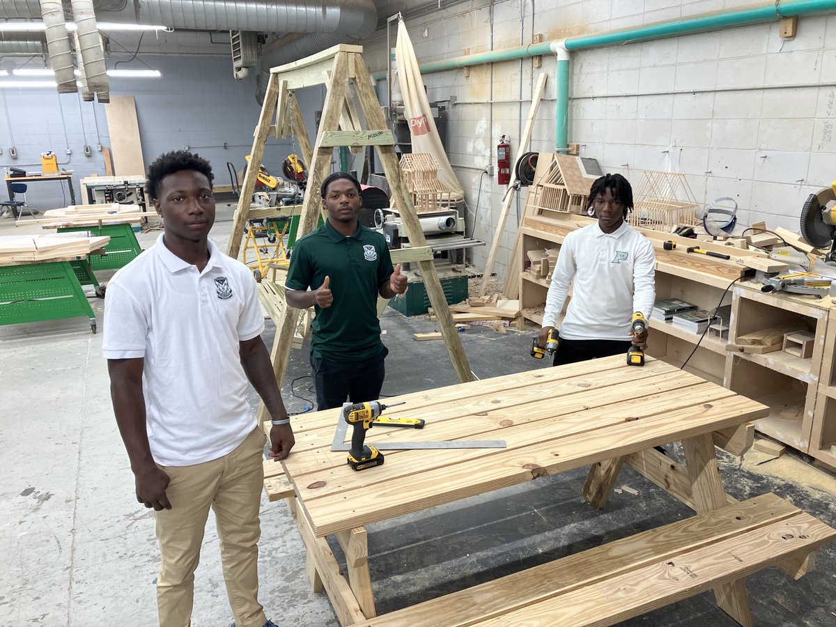 PlaquemineHigh's tweet photo. How cool is this?! Mr. Millsโ students built this picnic table from scratch! Their hard work and teamwork really paid off! We couldnโt be prouder of these talented Green Devils!
#ExcellenceEverywhere #PHPride https://t.co/6w0jds5DuE