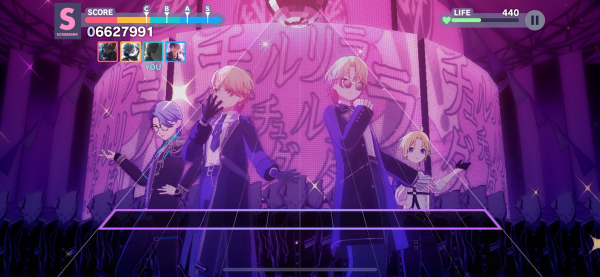 神部屋に招待されてしまいました