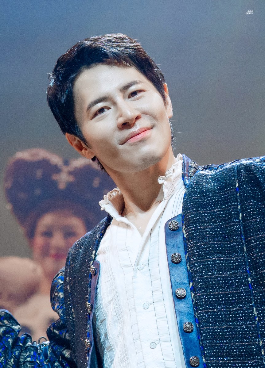roemf_pic's tweet photo. 250904 연극 셰익스피어 인 러브

이규형 https://t.co/pjBHsYrpwi