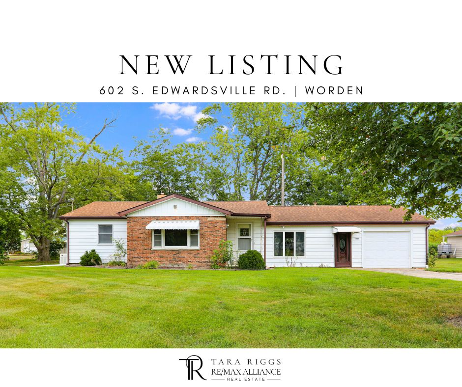 FOR SALE | 602 S. Edwardsville Rd., Worden
2 bed -1 bath - 1,862sqft - Offered at $157,500

Country views, small-town charm, and room to grow!

This home sits on ¾ acre backing to peaceful country fields and is within the Edwardsville School District.