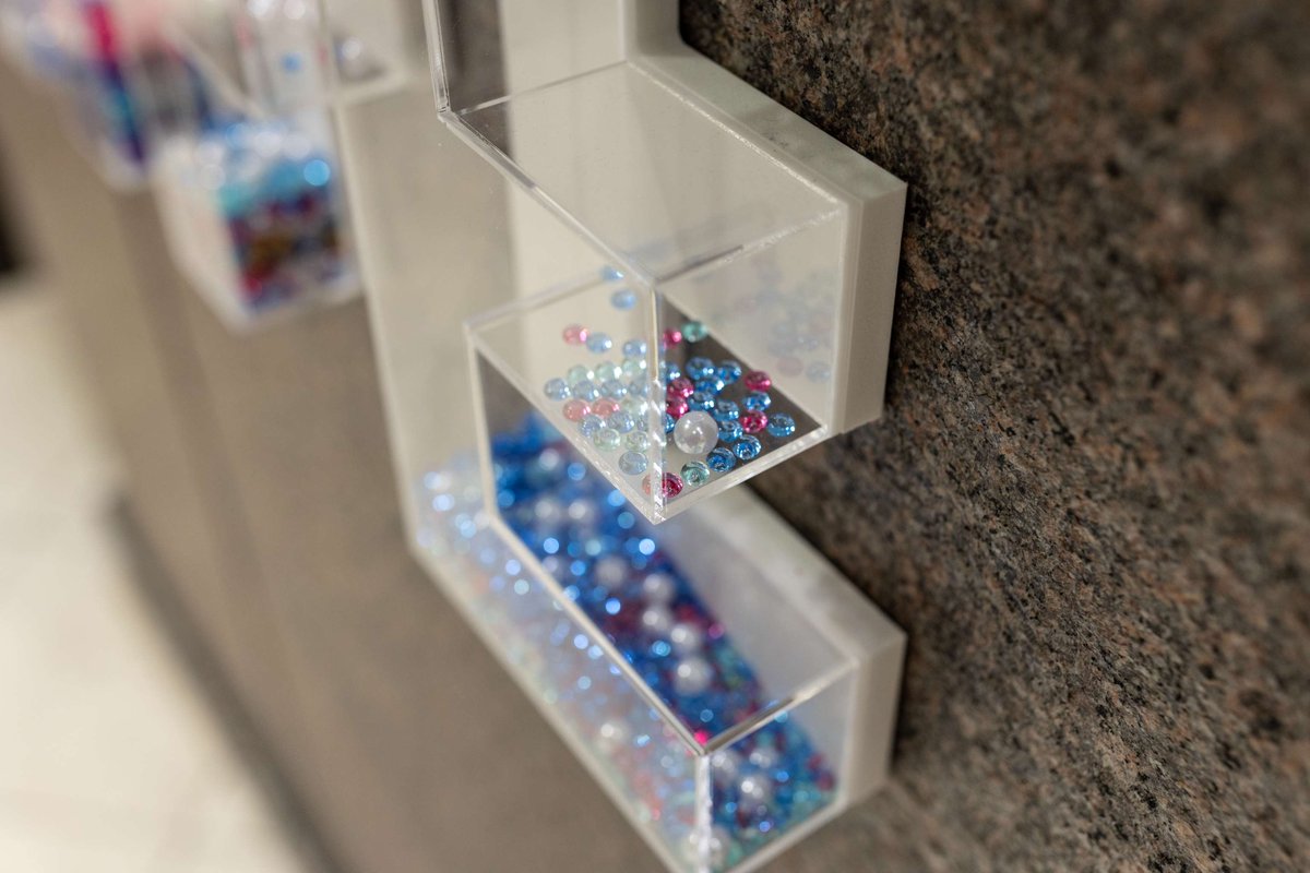 Yesterday, we joined Ascension St. Vincent to unveil the new Donate Life Wall.

The wall is an interactive display that shows patients' connections to organ and tissue donation and transplantation thru bead pouring by transplant recipients, families of donors and living donors.
