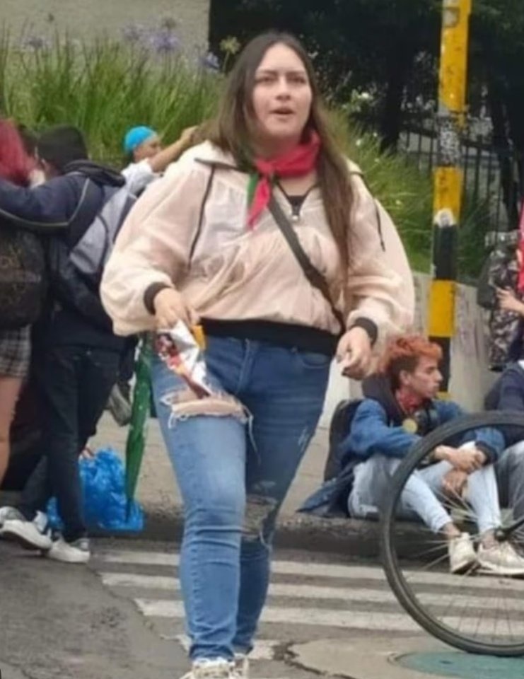 bettycriticonaa's tweet image. Diez (10) millones de toneladas de Lechona 🤣