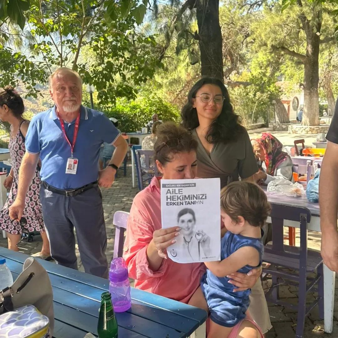 Karaburun Devlet Hastanesi (@karaburundh1) on Twitter photo HALK SAĞLIĞI HAFTASI
1.Gün "Nefesiniz Dumansız Hayatınız Sağlıklı" temasıyla Karaburun TSM hafta boyunca etkinliklerimizi gerçekleştirilmektedir #HalkSağlığıHaftası #KoruyanGeliştirenSağlık #DumansızTürkiye #SağlıklıTürkiyeYüzyılı <a href="/saglikbakanligi/">T.C. Sağlık Bakanlığı</a> <a href="/sbsggm/">Sağlığın Geliştirilmesi</a> <a href="/izmirism/">İzmir İl Sağlık Müdürlüğü</a> <a href="/karaburundh1/">Karaburun Devlet Hastanesi</a> HALK SAĞLIĞI HAFTASI
1.Gün "Nefesiniz Dumansız Hayatınız Sağlıklı" temasıyla Karaburun TSM hafta boyunca etkinliklerimizi gerçekleştirilmektedir #HalkSağlığıHaftası #KoruyanGeliştirenSağlık #DumansızTürkiye #SağlıklıTürkiyeYüzyılı <a href="/saglikbakanligi/">T.C. Sağlık Bakanlığı</a> <a href="/sbsggm/">Sağlığın Geliştirilmesi</a> <a href="/izmirism/">İzmir İl Sağlık Müdürlüğü</a> <a href="/karaburundh1/">Karaburun Devlet Hastanesi</a>