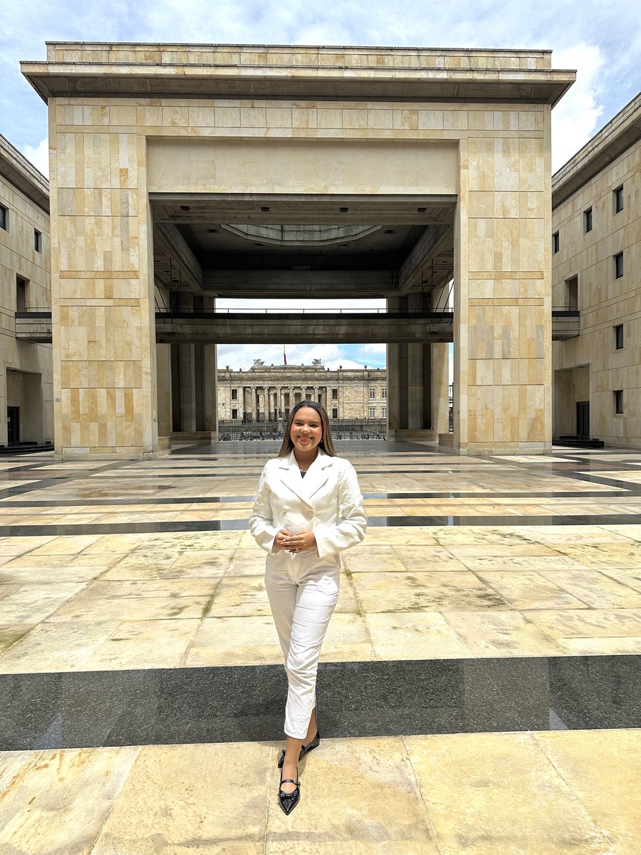 Danna Ochoa tweet media