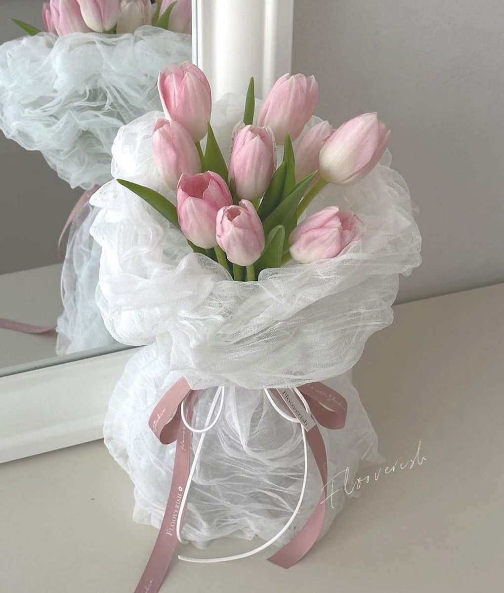 وأجعلني خفيفة على قلوب الناس فيقولون
 "إننا نُحبُّ قَلبها وصُحبتها ورؤيتُها"🤲🏻🥰