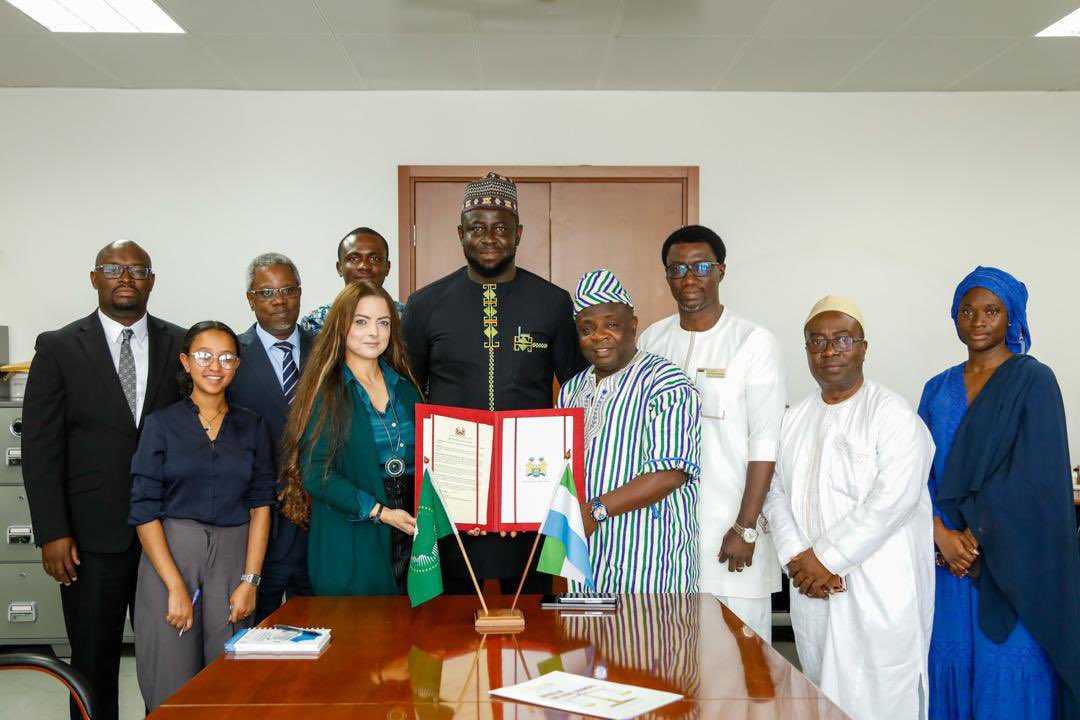 Today, 5 September 2025, the Legal Counsel of the African Union, Prof. Hajer Gueldich, received a delegation from Sierra Leone to deposit the Instrument of ratification of the African Road Safety Charter. 
Sierra Leone is the 14th AU Member State to ratify the said Charter.