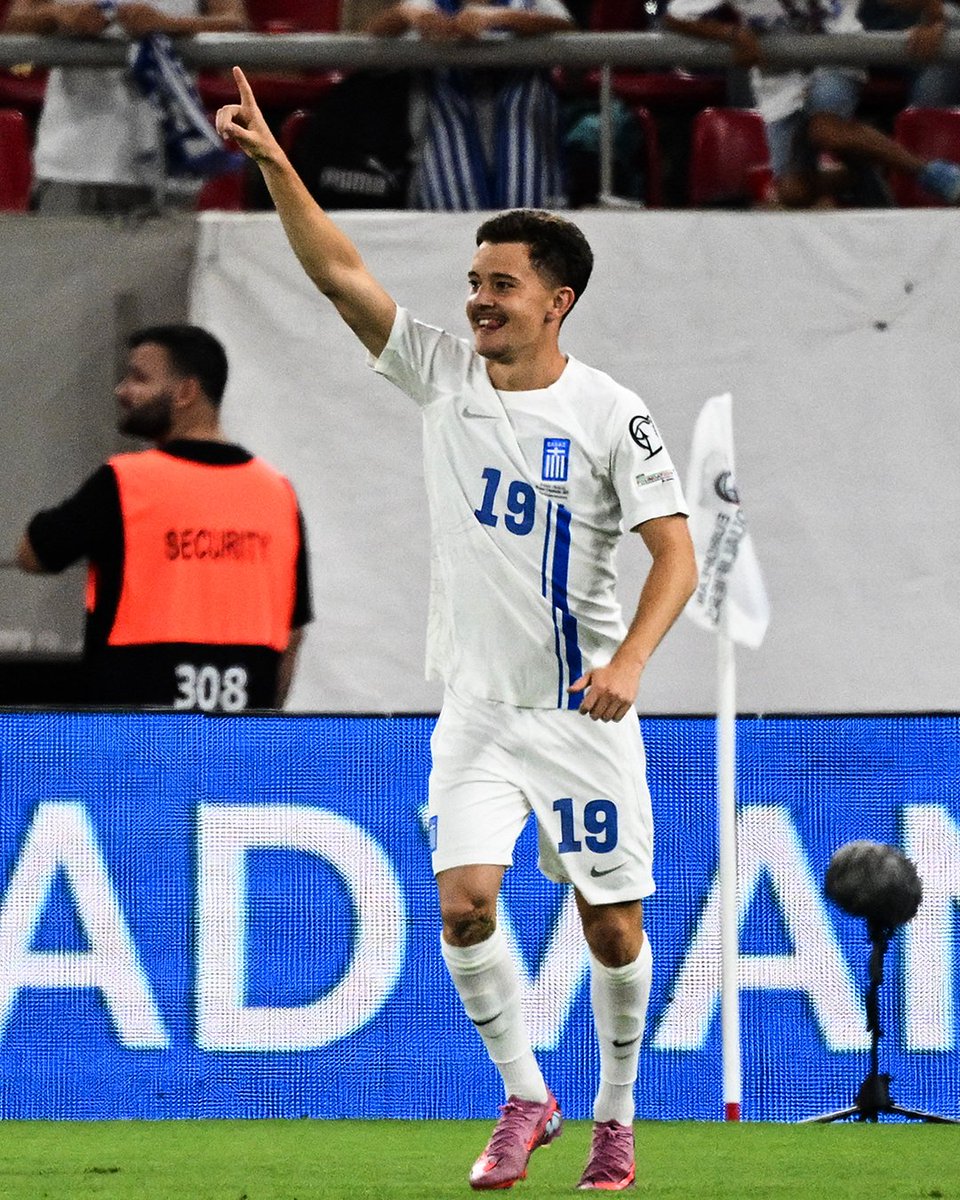 UEFAEURO's tweet photo. ⚽️🅰️

Konstantinos Karetsas is only 17 🤯

#WCQ https://t.co/qlUcMM7qot