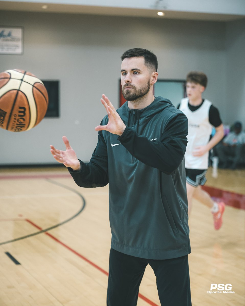 Coach Ripato <a href="/codyripato4/">Cody</a> represented <a href="/LETUMBB/">LETU Basketball</a> at the <a href="/AllNOneSports1/">All-N-One Sports Services</a> Labor Day Showcase. He displayed a unique ability to relate to players and families. LeTourneau has recruited a player every year from the camp 

📸 <a href="/PSGSportsMedia/">PSG Sports Media</a>