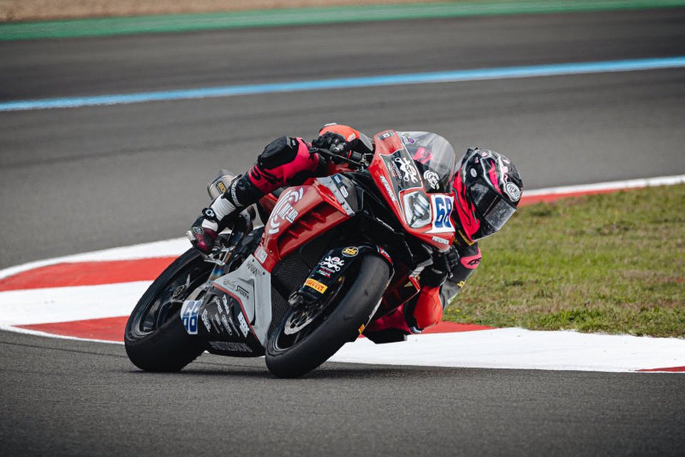 Day 1✅ Nice to be back in Magny-Cours!
Some work to do for the race tomorrow💪
#lp68 #frenchworldsbk