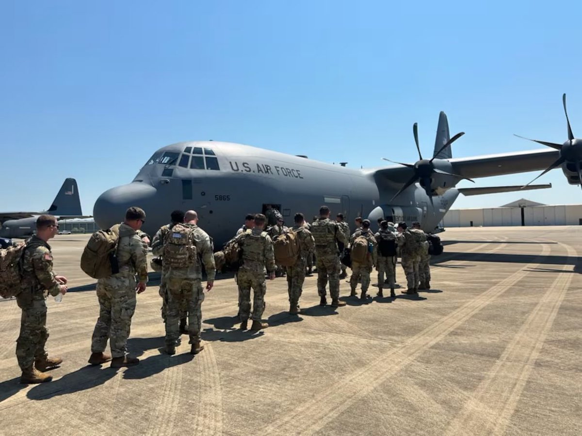 The Louisiana National Guard federally mobilized 95 troops to help ICE at several locations across the state. 

The troopers are helping the immigration enforcement agency with “administrative, clerical and logistical duties.”

<a href="/FOX8NOLA/">FOX 8 New Orleans</a>