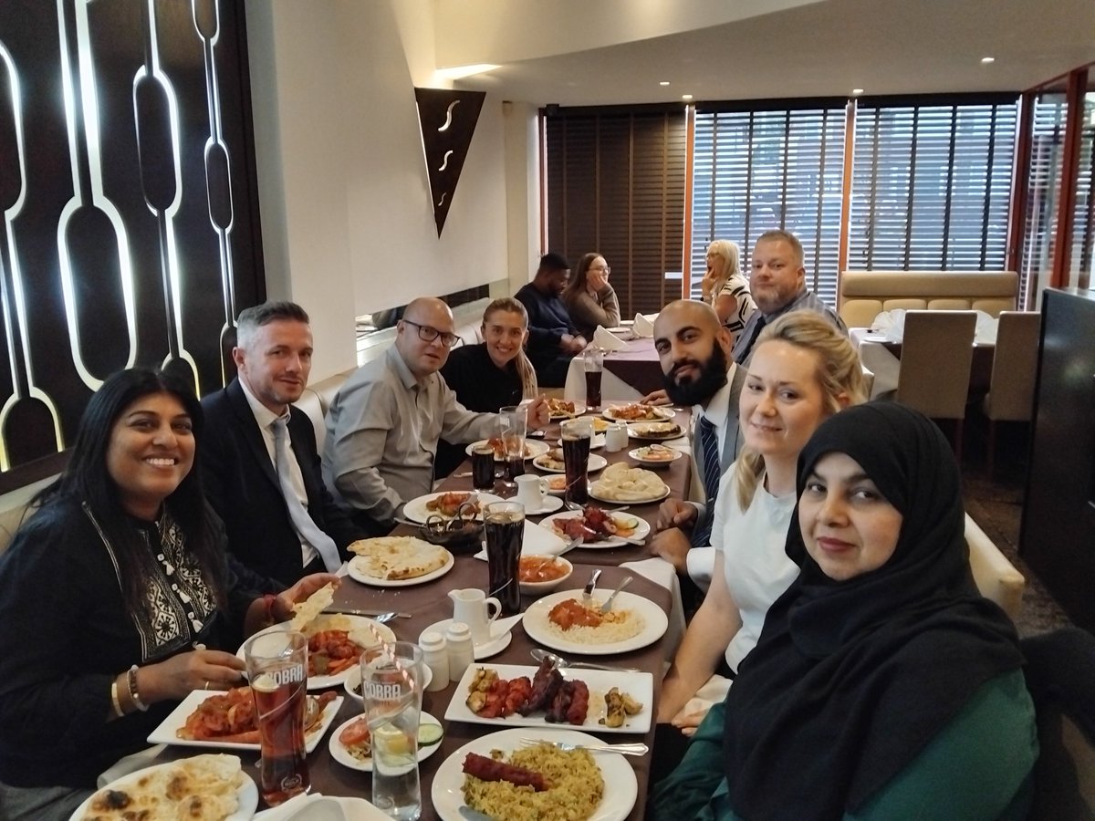 A nice end to the week with the Lea Manor SLT 🙂 <a href="/leamanorschool/">Lea Manor High School</a> <a href="/ChilternLT/">Chiltern Learning Trust | Bedfordshire & Luton</a>