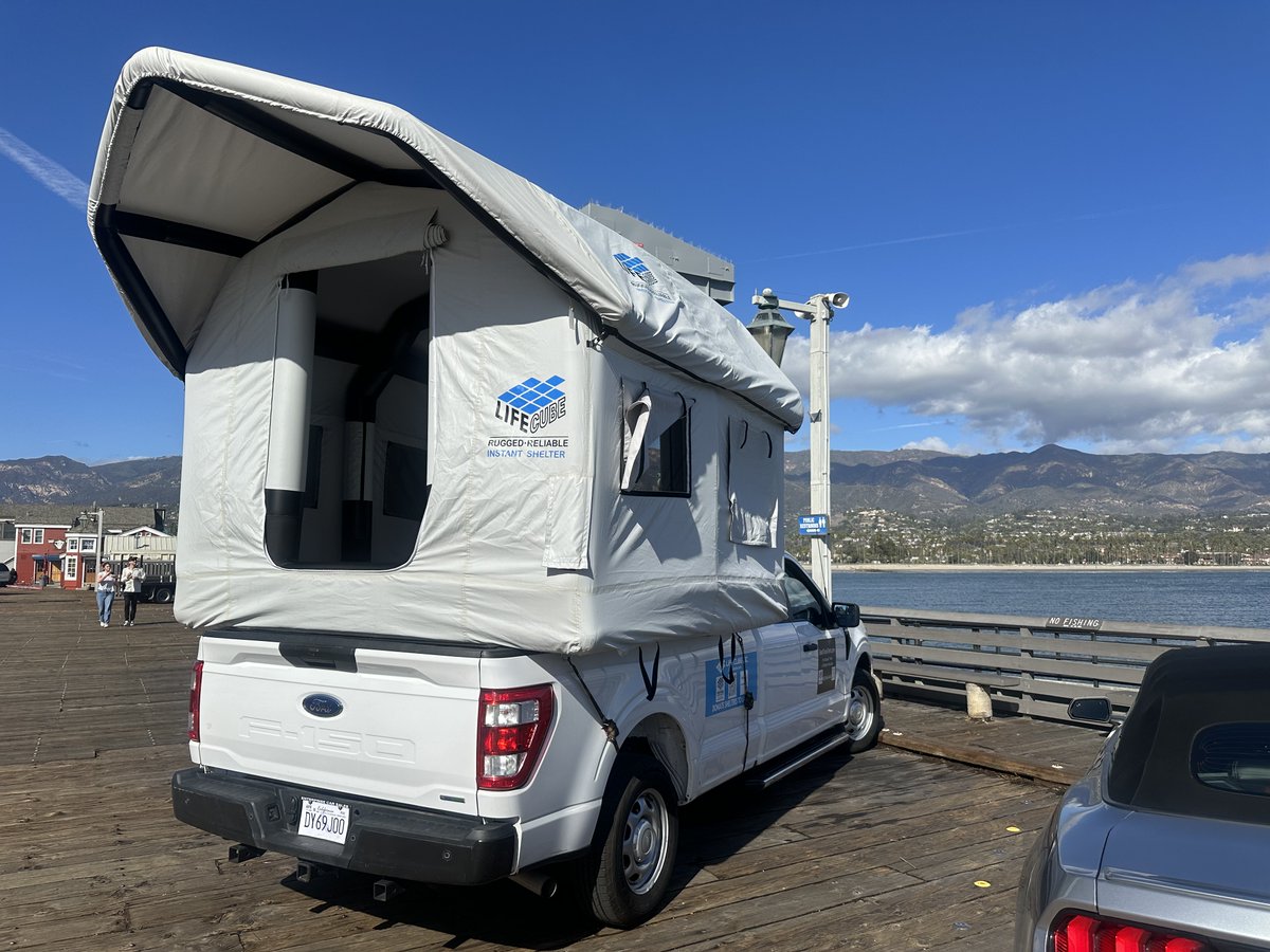 LifeCubeInc's tweet image. It’s not just a tent—it’s your mobile basecamp. 

Set it up in your truck bed, on the desert floor, or even float it on water after a long trail day. ⛺🌊✨