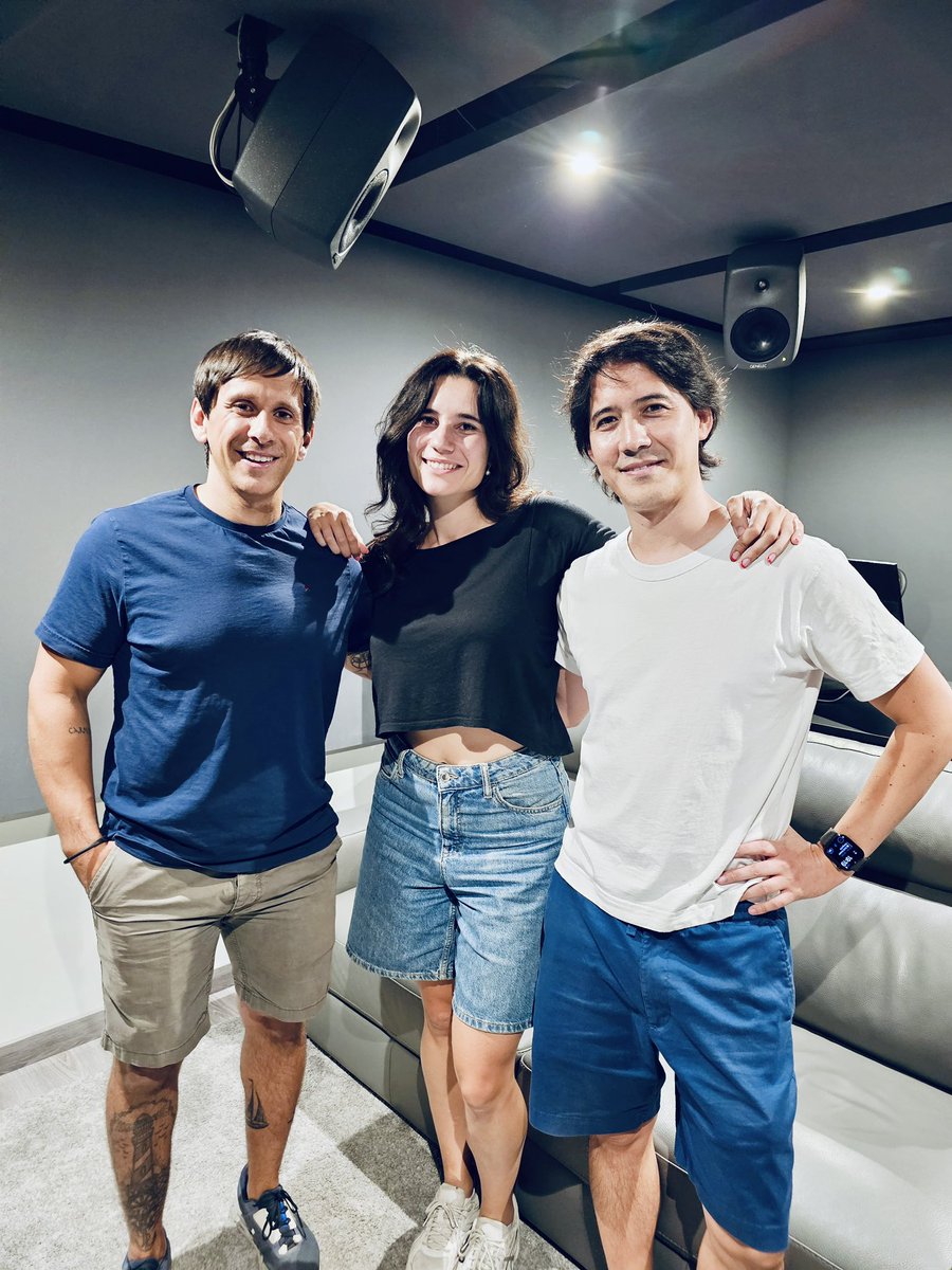 mutsuda's tweet image. El verano que nos sacamos una foto #doblaje #tsitp #teamjeremiah #teambelly #teamconrad #elveranoquemeenamoré