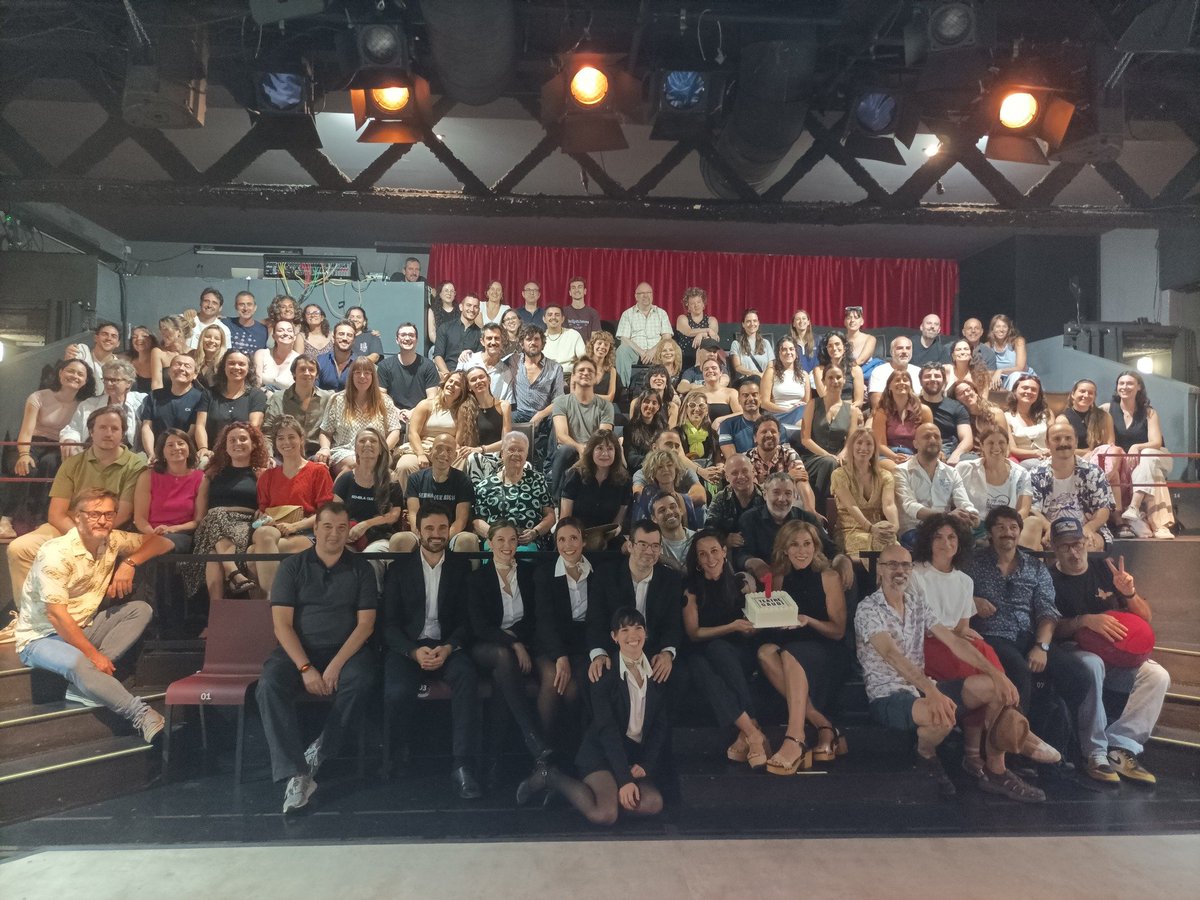 Comença la temporada 2025-26 i les empreses teatrals estan programan les rodes de premsa dels espectacles que s'estrenaran o es reposaran. 
Una temporada que es presenta molt engrescadora
Ahir va ser el Texas, avui el Teatre Poliorama i el Teatre Gaudí. Demà continuarem...