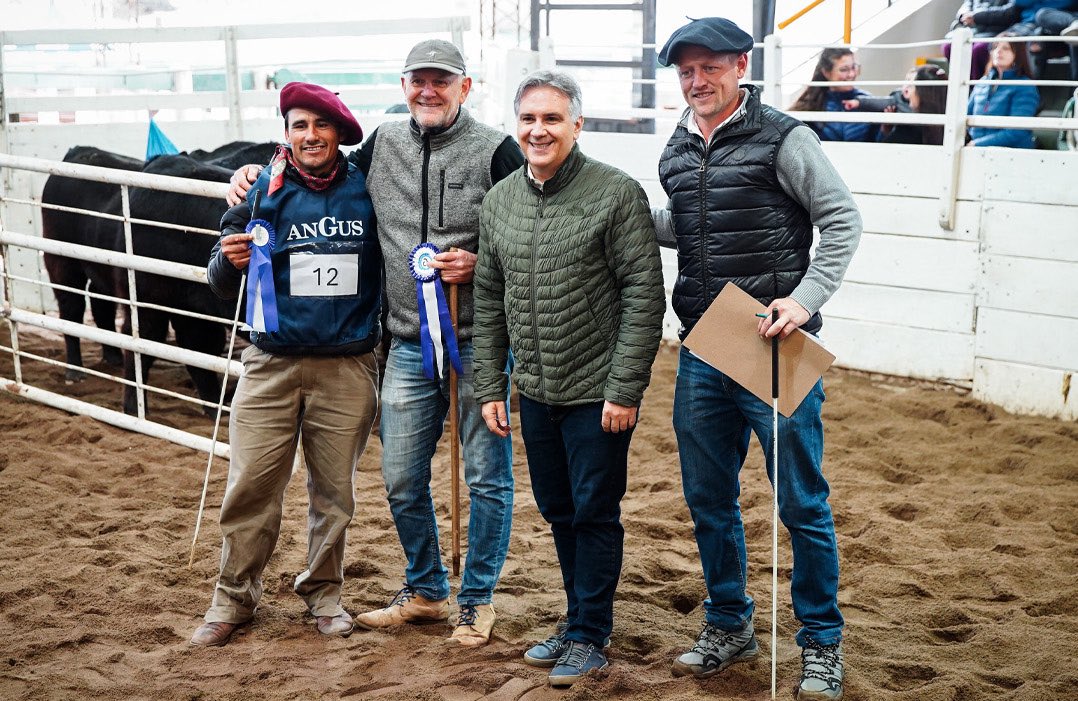 Gobernar es generar #trabajo, y para eso debemos invertir en infraestructura, acompañar a quienes producen y estar todos juntos. 

Esta mañana visité #JesúsMaría, donde se desarrolla la 78° edición de la Exposición Rural de esa ciudad del querido departamento #Colón, donde