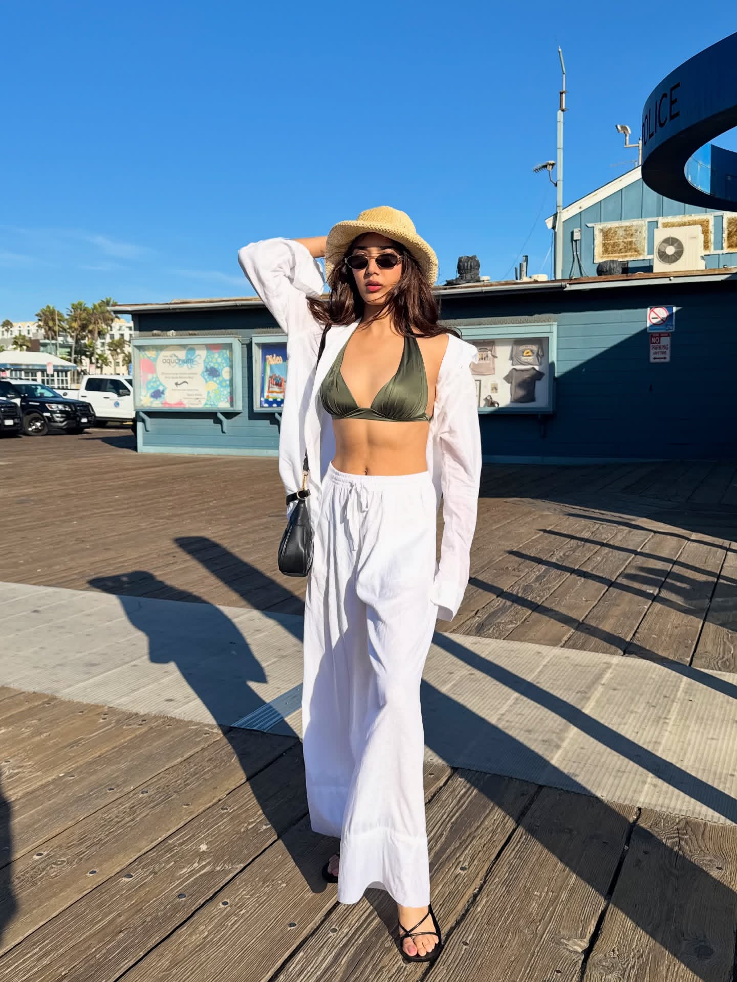 G0G7-xlbgAEZLwt?format=jpg&name=large