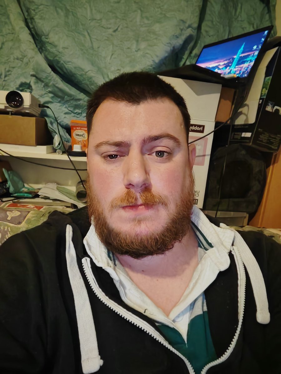 Short hair and a fisherman's beard is the look of the season