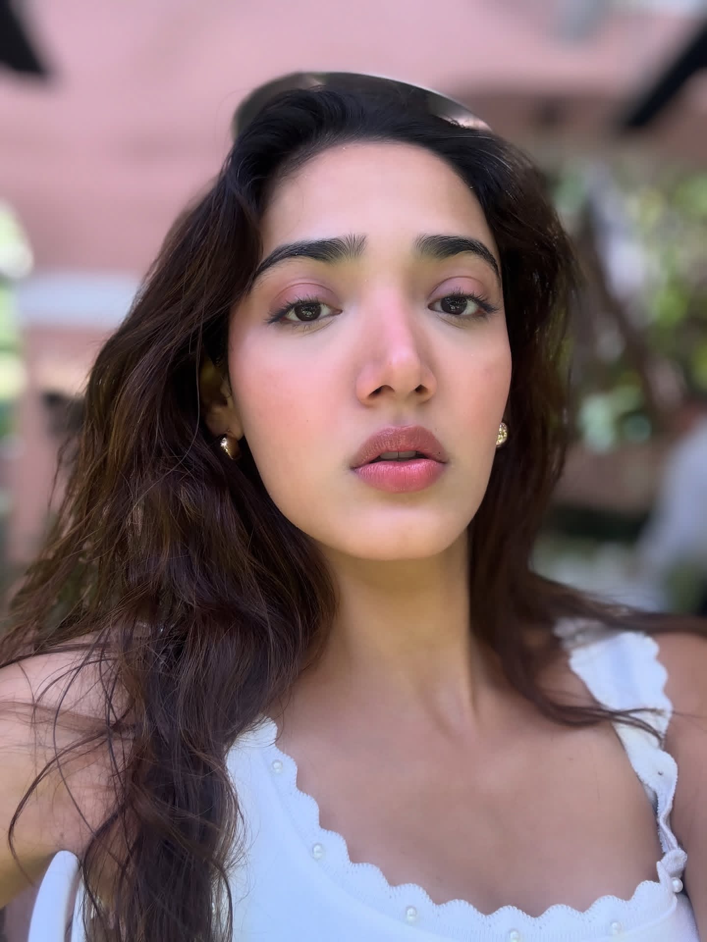 G0G79yBbUAQ-Cyx?format=jpg&name=large