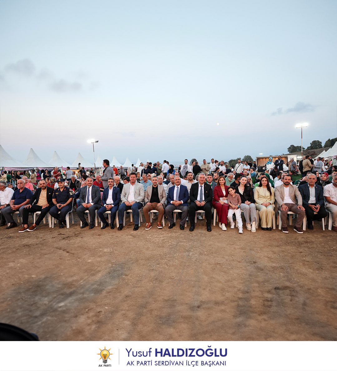 Kırantepe’de ilkini düzenlediğimiz İncir Festivalimizin açılışını, protokolümüz ve hemşehrilerimizin katılımıyla büyük bir coşkuyla gerçekleştirdik.

Serdivan’ımızın kültürel zenginliğini ve bereketini yansıtan bu festivalde aynı heyecanı paylaşmanın mutluluğunu yaşıyoruz.