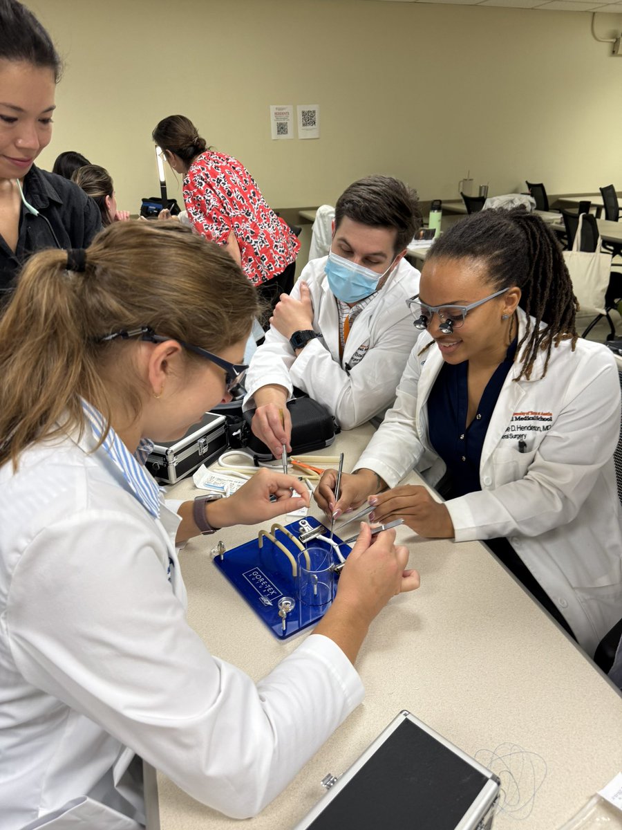 DellMedVascular's tweet image. We’ve Kicked off our new vascular skills curriculum! 😷🩺💉Our general surgery residents & medical students practiced sewing anastomoses & performed a fem-pop bypass on a water model. Exciting hands on training for the next general of surgeons! #Vascular #MedEd