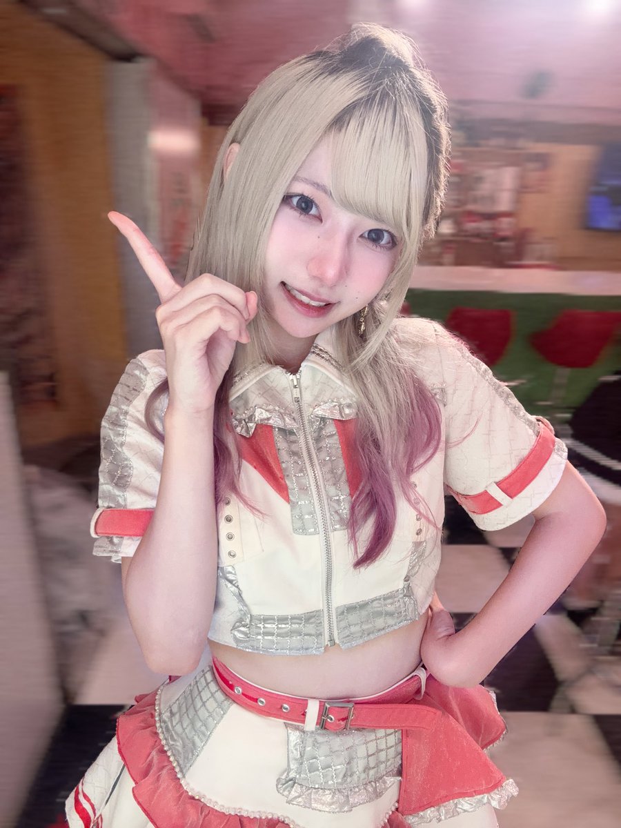 アイドル衣装イベントありがとうございましたコンプもありがとう😭とうこさん出させてくれてありがとうございます😭チェキ仕上がったらツイートします！手違いで数枚この衣装余ってるので欲しい人DMしてください！インスタに別の衣装の写真のせるよ #コンカフェ  #名古屋  #自撮り界隈