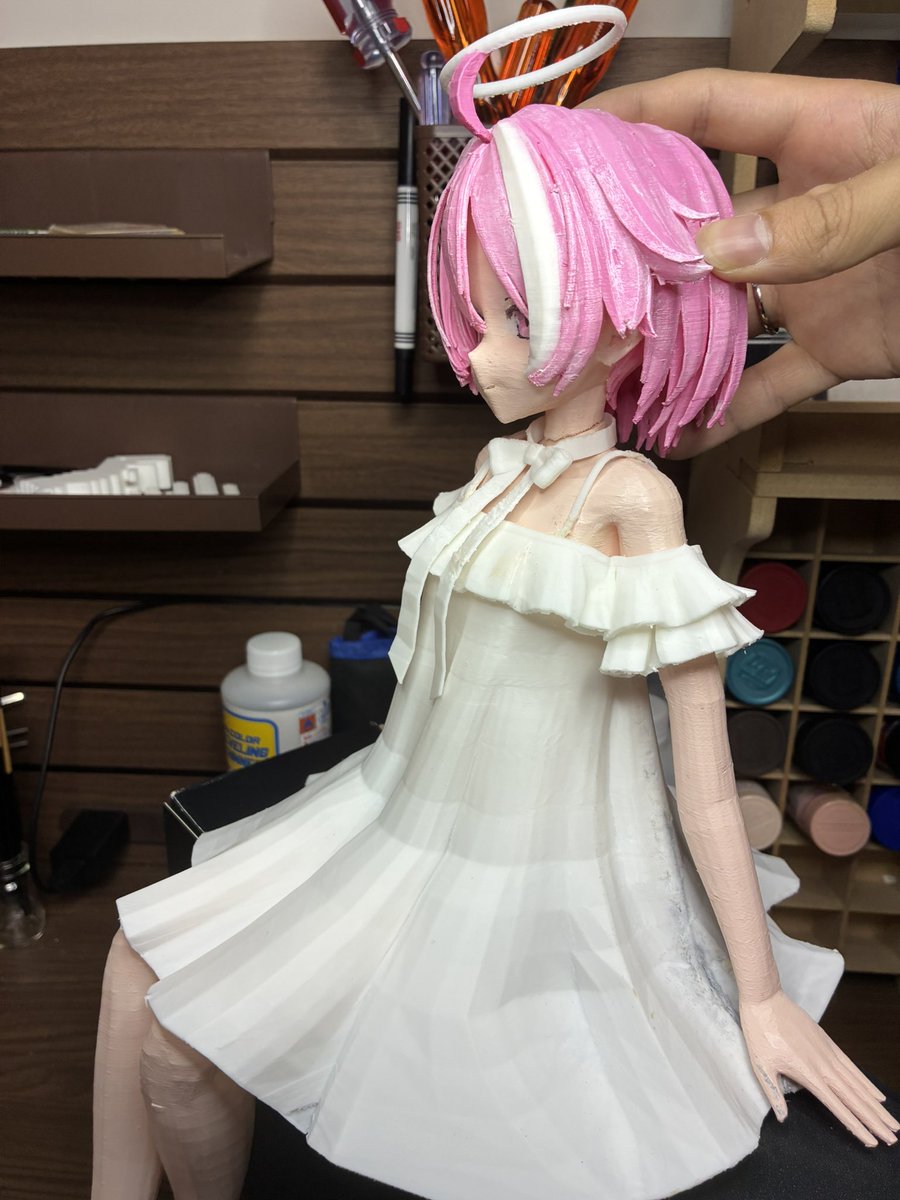 サナティアちゃん制作記録⑤
服パーツを装着しました。
パーツは接着剤やパテよりもヒートペンでフィラメント溶接する方がいいかも。

だいぶ仕上がってきたかな？