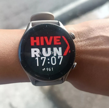 Nos preparamos para algo emocionante 🔥 Pendientes... #runners #ccsrock2025 #Hive