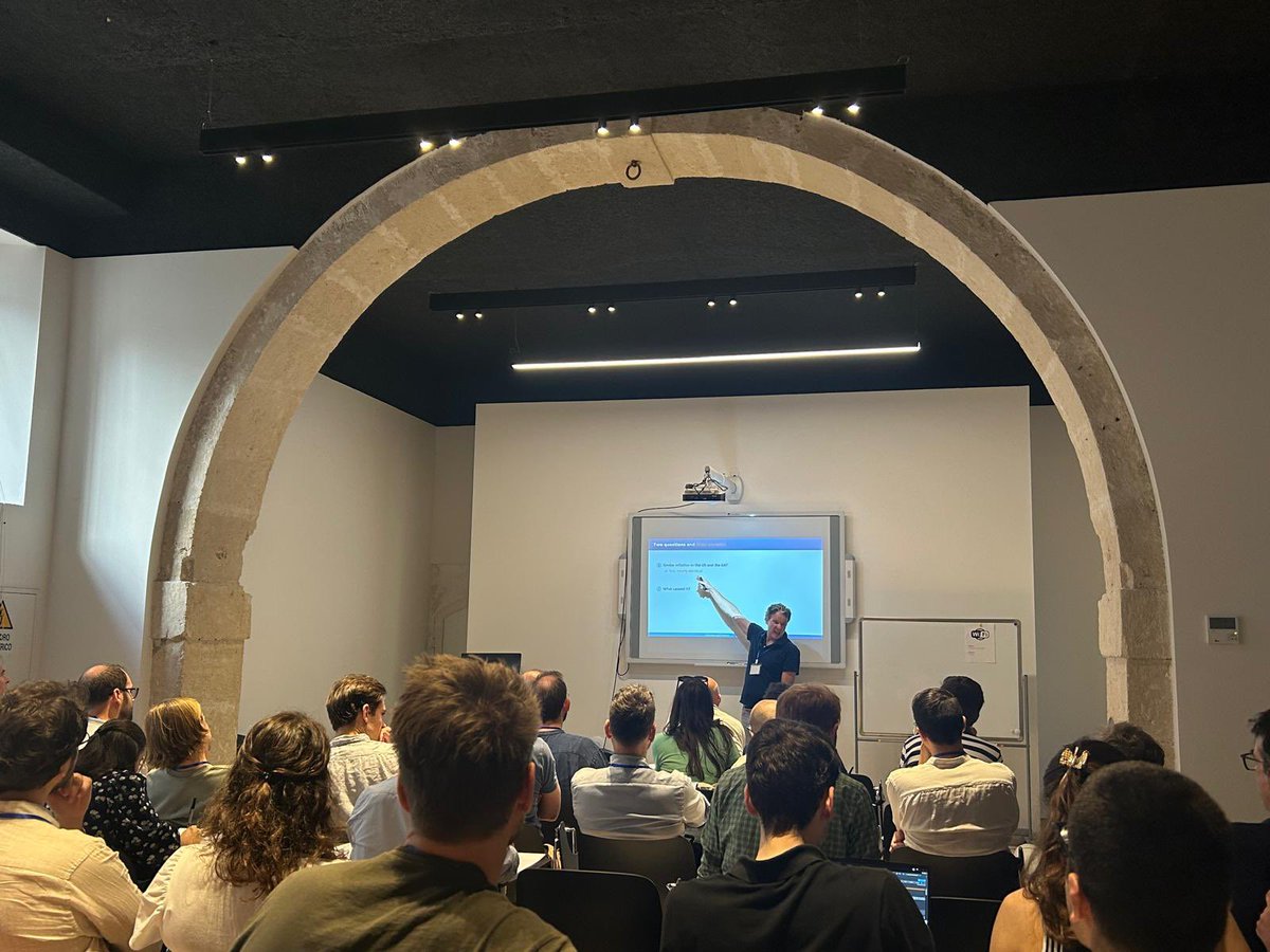 First day in Ortygia has gone. Great sessions !!!!📈😎🌊

👉🏻 sailingthemacro.org/#program