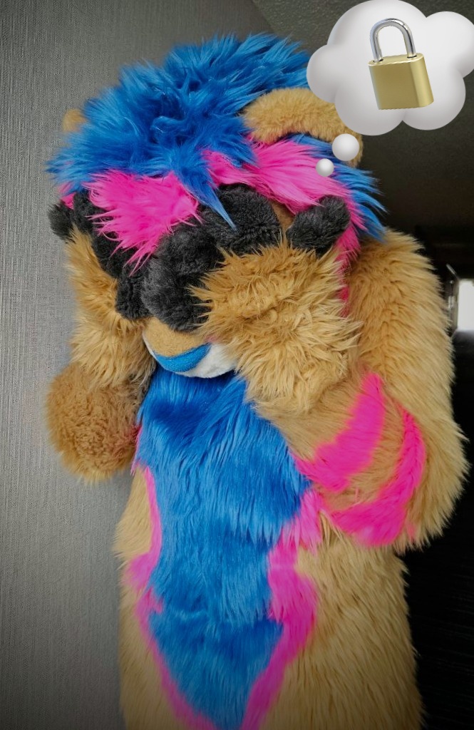 Realized I forgot my keys. Locked up anyways. Looks like I won't be unlocked this con.

#chastity #murrsuit #furry