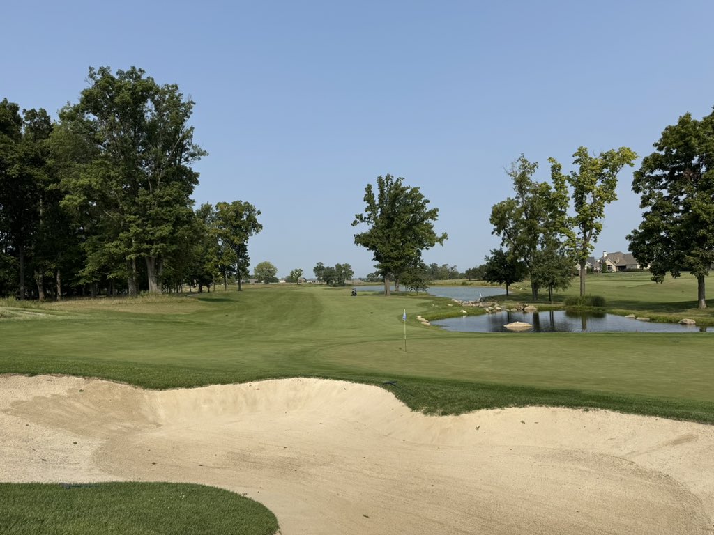 purdueturfy's tweet image. Hoodies and Hoses is never a bad combo in early September. Wind is ripping and course is fast and firm for a great weekend ahead. #golfcourselife #dogsofturf #tgif #ouroffice