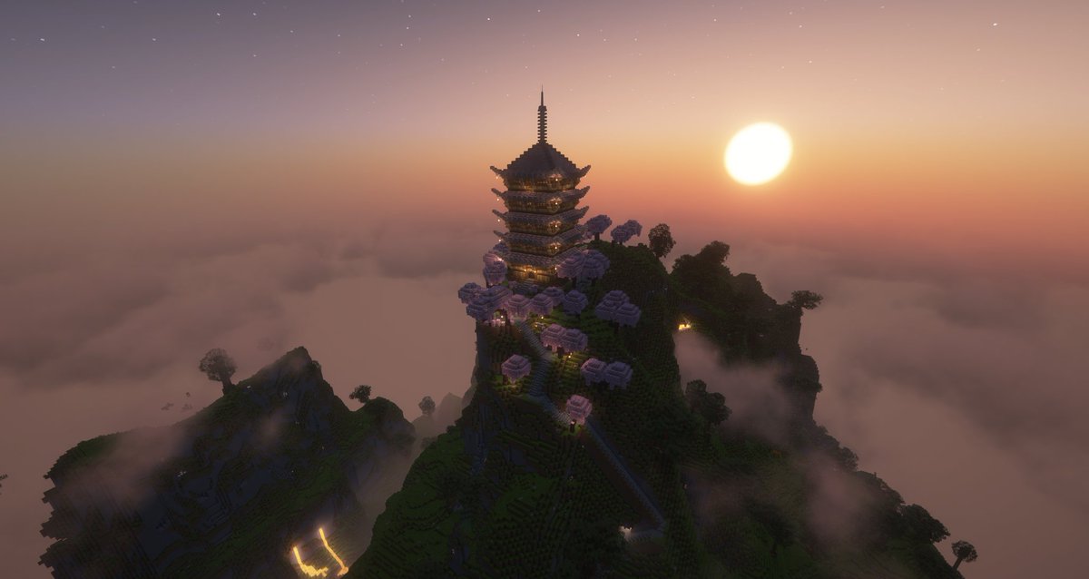 終於啊！終於完工了！
謝謝阿光幫我拍的那麼好看，這次挑戰日本五重塔用生存模式建造，過程可謂是又臭又長，沒木頭就拼命挖，腳滑就再爬上去繼續蓋。
但一切的辛苦都是值得的，真的超美。
#幕染幻境 #Minecraftbuilds