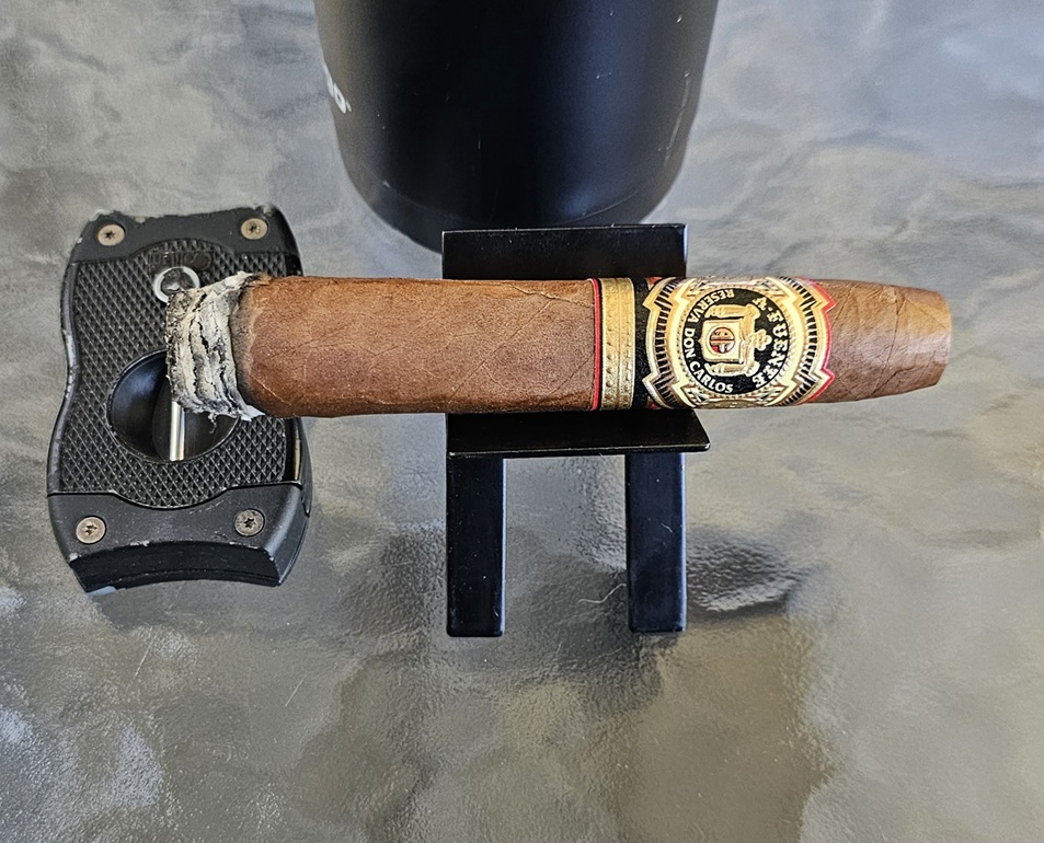 Arturo Fuente Reserva Don Carlos Eye of the Shark
Have a pleasant and safe weekend!