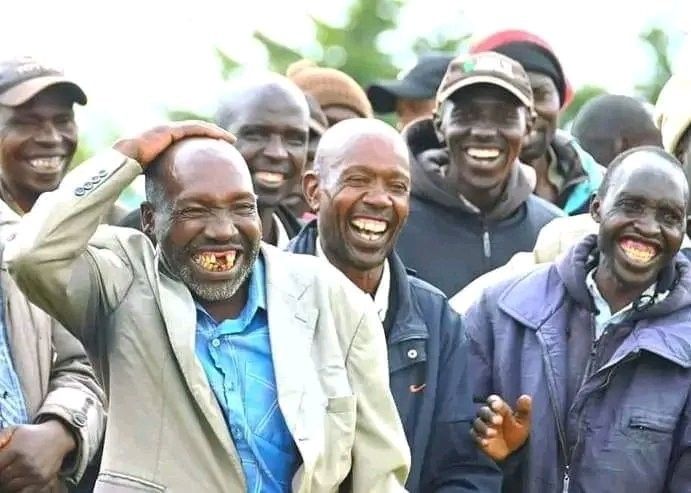 Huko Instagram kila mtu ni mfanya biashara hata ukifanya Sponsor tangazo linawafikia wafanya biashara wenzako sio wateja, hii biashara ya kupitia mitandao ishakuwa ngumu.😂😭