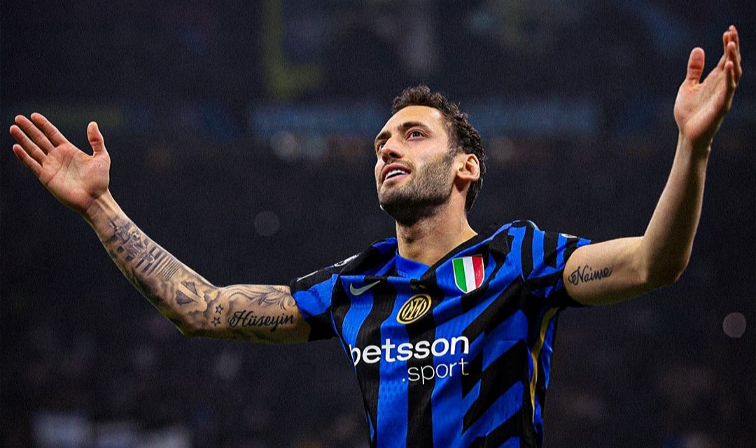 #TaraftarCıldırdıHakanıİstiyor