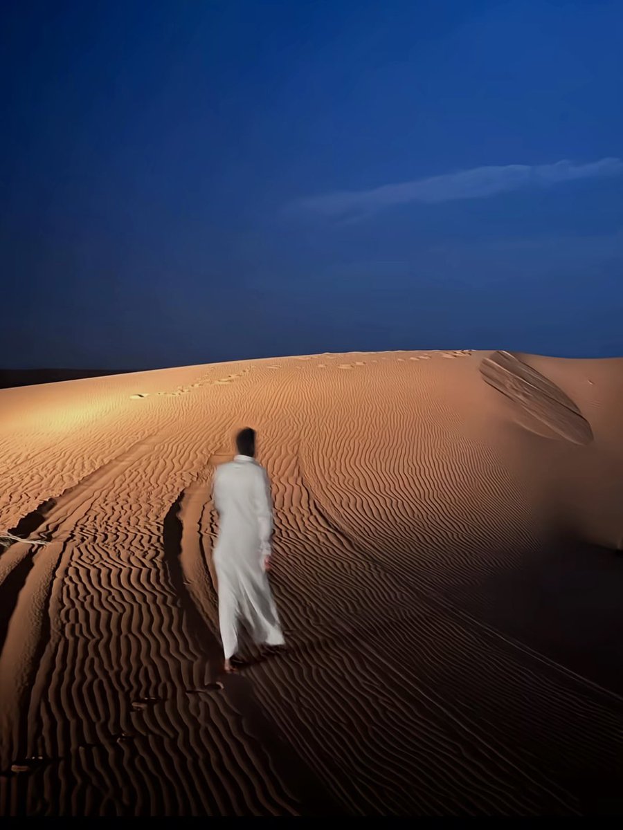 « تباطيت المسافه ما تعب قلبي من الترديد 
أحبك كل ما اعلنت الغروب ، و تعلن اشراقي » 
— فهد بن بجاد