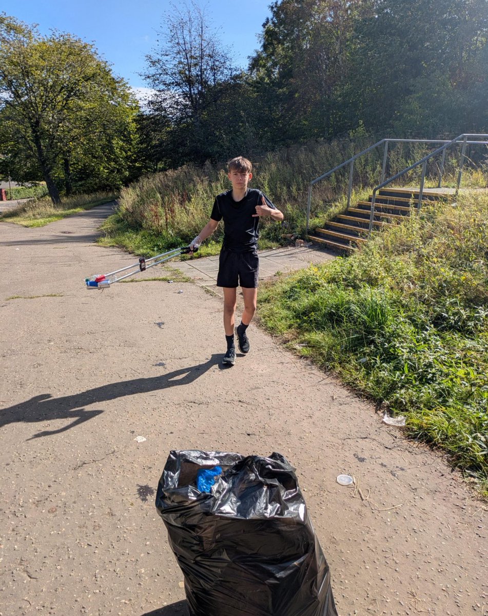 Community is important to us at WHHS. When pupils noticed an increase in litter on the green spaces around our school we got litter picking today! Thanks to our volunteer teachers and volunteer pupils #community #cleanup