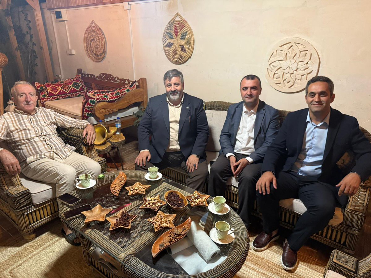 Ö.D Ak Parti MYK üyesi ve Mardin Milletvekili kıymetli ağabeyim Orhan Miroğlu ve değerli eşi Canan Hanım'ı Ankara'daki konutlarında ziyaret ettik. Bize yaşattıkları, Mardin yöresinin eşsiz misafirperverliği için kendilerine minnettarım. Aynı zamanda güçlü bir kalem sahibi olan