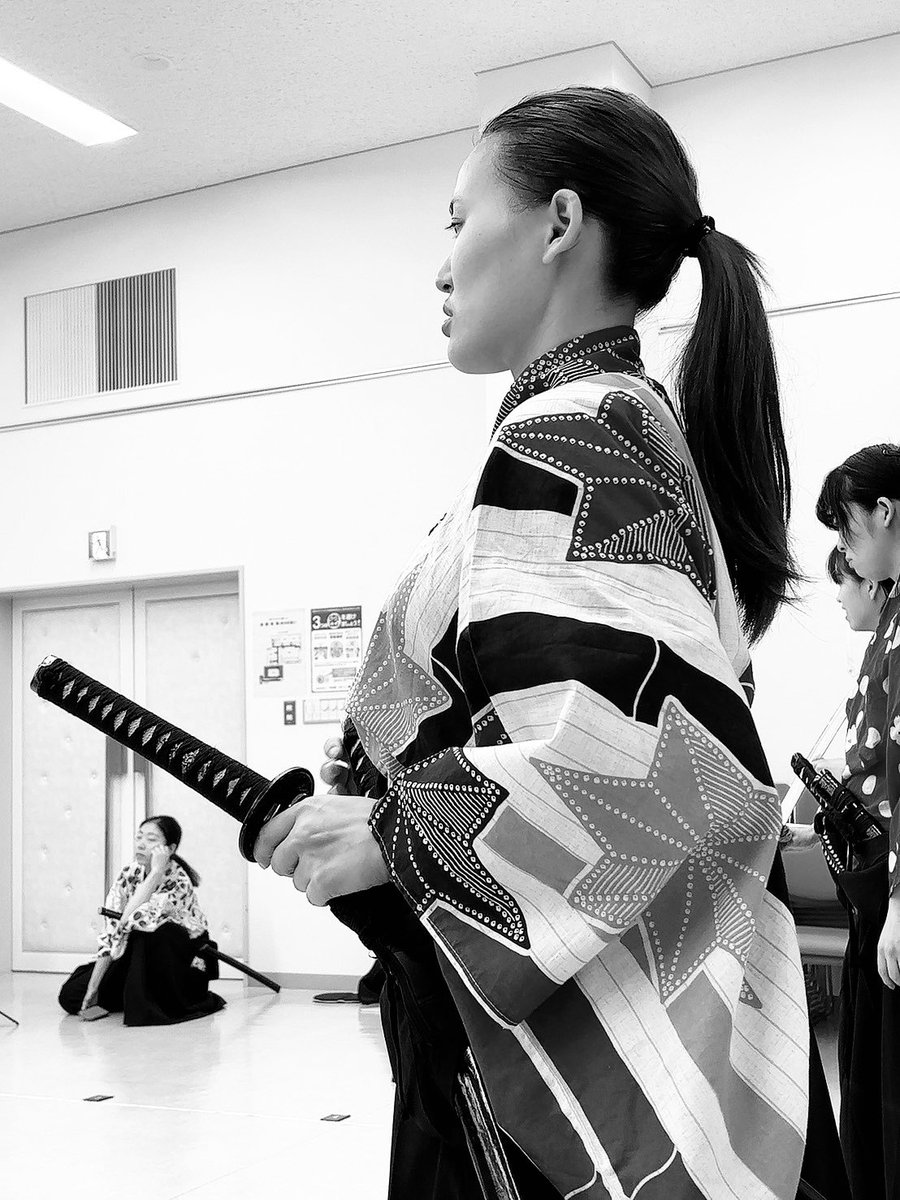 【ゆうら】 ZW COLLECTION FLORAL JACQUARD HALTER TOP - Black | ZARA