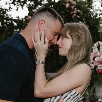 WeddingTraylor's tweet photo. @BSCGemsAlert 🎉 Traylor Wedding (TRL) is live on Solana! A meme coin for fans celebrating Taylor &amp; Travis’ engagement 💖. Get in early, join the community, and hold TRL for fun &amp; perks!

💎 wallet address: 2JizBBUfdDk8rYXDiwq3F8rfrNuzghmaaXCwq6KoR6Jd

#TraylorWedding #TRL #SolanaMemeCoins https://t.co/EYjqmLiQpW