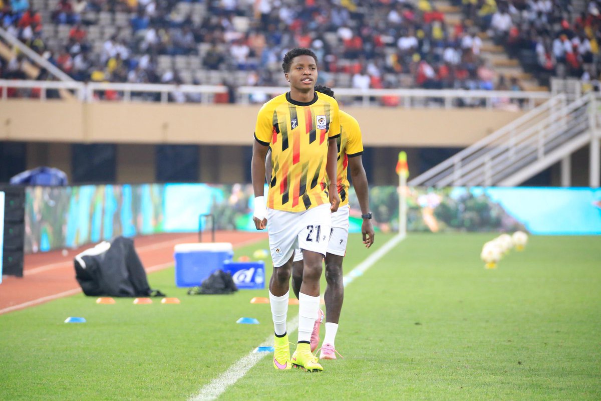 UBC STAR TV UGANDA (@startvuganda) on Twitter photo Uganda Cranes ettunka ne ggwanga lya Mozambique 🇲🇿 ku kisaawe e Namboole.
#StarTvUpdates Uganda Cranes ettunka ne ggwanga lya Mozambique 🇲🇿 ku kisaawe e Namboole.
#StarTvUpdates