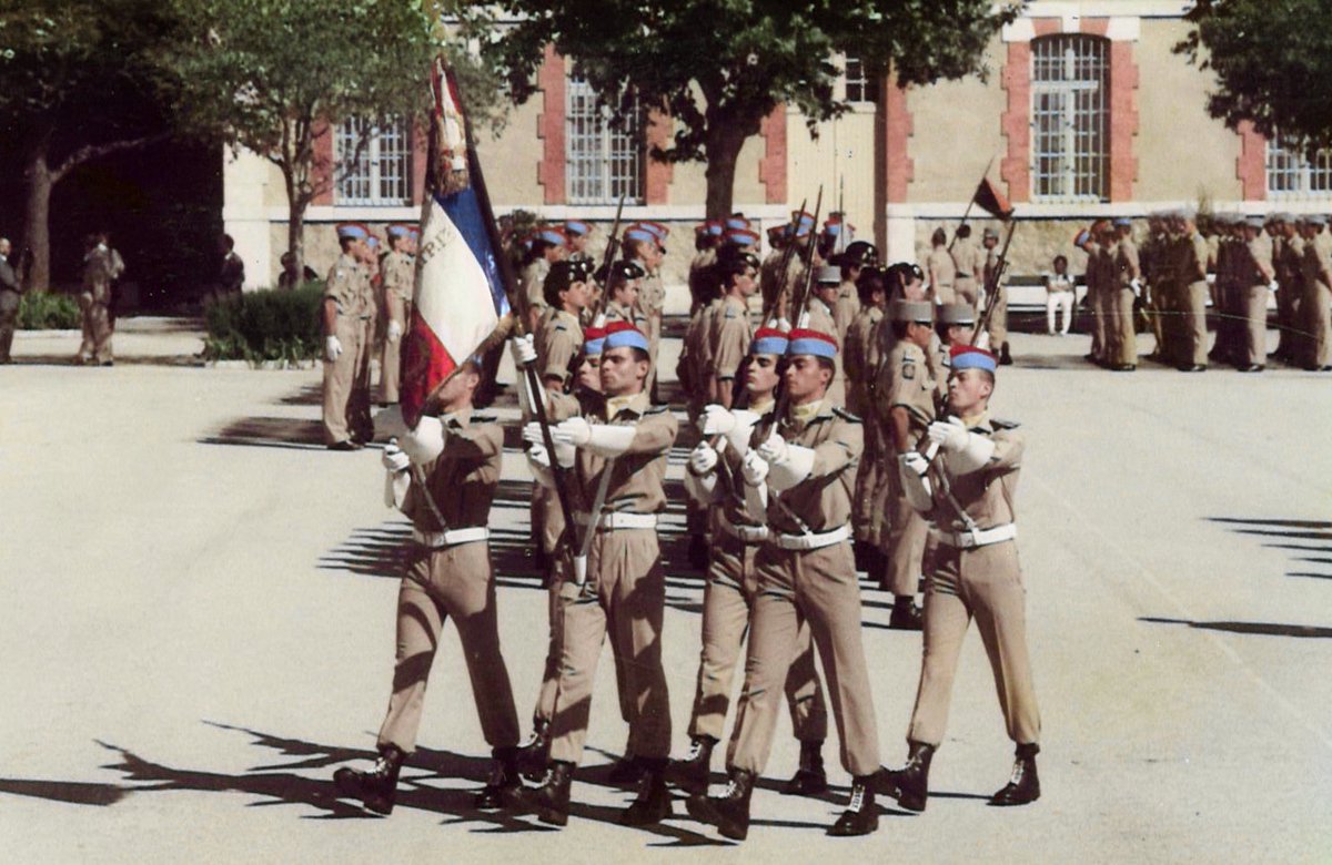 Lycée militaire Aix tweet media