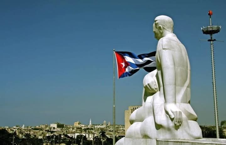 La solución de #Cuba no está en más donaciones ni en esperar milagros de otros países. Sí, el bloqueo existe, tiene impacto, pero el verdadero bloqueo está muchas veces en la ineficiencia, la mala gestión, la corrupción que se tolera y se repite. Es hora de reaccionar,  pensar.