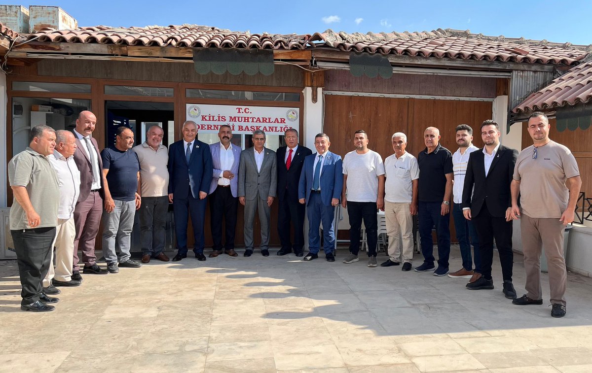 Zafer Partisi Genel Merkezi Ziyaretleri Kapsamında 05.09.2025 tarihinde Kilis İl Başkanlığımızla birlikte Muhtarlar Derneği Başkanı Mehmet Karakuş ve yönetimini ziyaret ettik Misafirperverlikleri için kendilerine teşekkur ederiz.