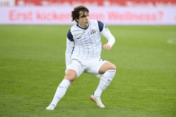LAROMA24's tweet photo. ❓ Vi ricordate di Ante #Coric? Giocatore che ha vestito la maglia dell'#AsRoma dal 2018 al 2023

🗣️ Il croato ha rilasciato un'intervista in cui non le ha mandate a dire a Tiago #Pinto: "È un bugiardo, all'Olimpico mai un'occasione e non capisco perché" ▶️ https://t.co/MaH9yjMlwO

[@Gazzetta_it]