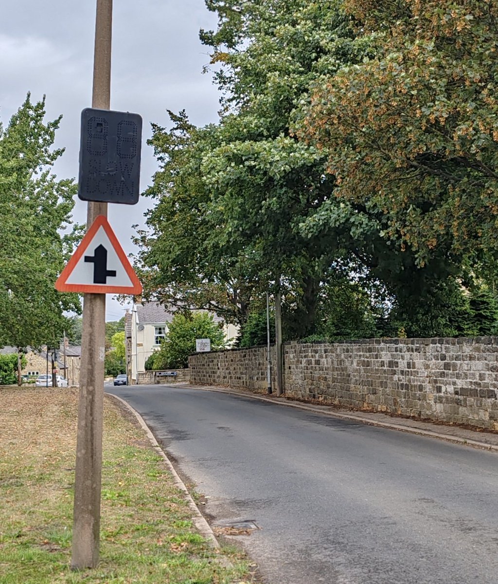 🚦 New Speed Indicator Devices now live in Billingley — helping tackle speeding &amp; improve safety.  

Early signs show they’re working: slowing traffic &amp; encouraging drivers to stick to the limit.  

Know a spot that needs one? Submit here 👉 my.barnsley.gov.uk/form/Road-safe…