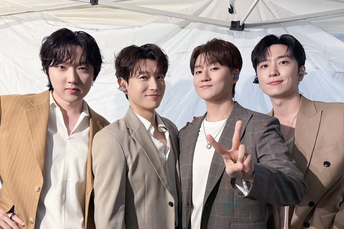 ForestellaM's tweet photo. FORESTELLA 🌳✨
FORESTELLA está abriendo una nueva era, los conciertos de otoño ya han finalizado
#Forestella #포레스텔라 #KangHyungHo #BaeDooHoon #KoWoorim #ChoMingyu #crossovermusic #CrossoverGroup #Crossover #Quartet #Bias
https://t.co/QHHzmqrQim https://t.co/MjodCIkJYD