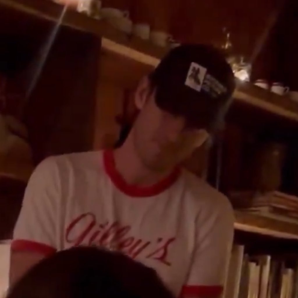 뒷머리자른거아냐?? 스페이스볼즈 찍는거때문인가