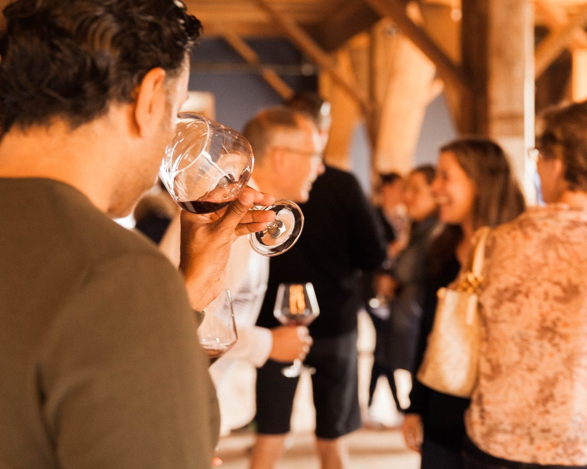 The word flâneur first emerged in 1840s Paris, a city newly reshaped with grand boulevards, arcades, and cafés. It described a new kind of city-dweller who strolled purely for the art of observing. Detached yet curious, the flâneur became a symbol of modernity