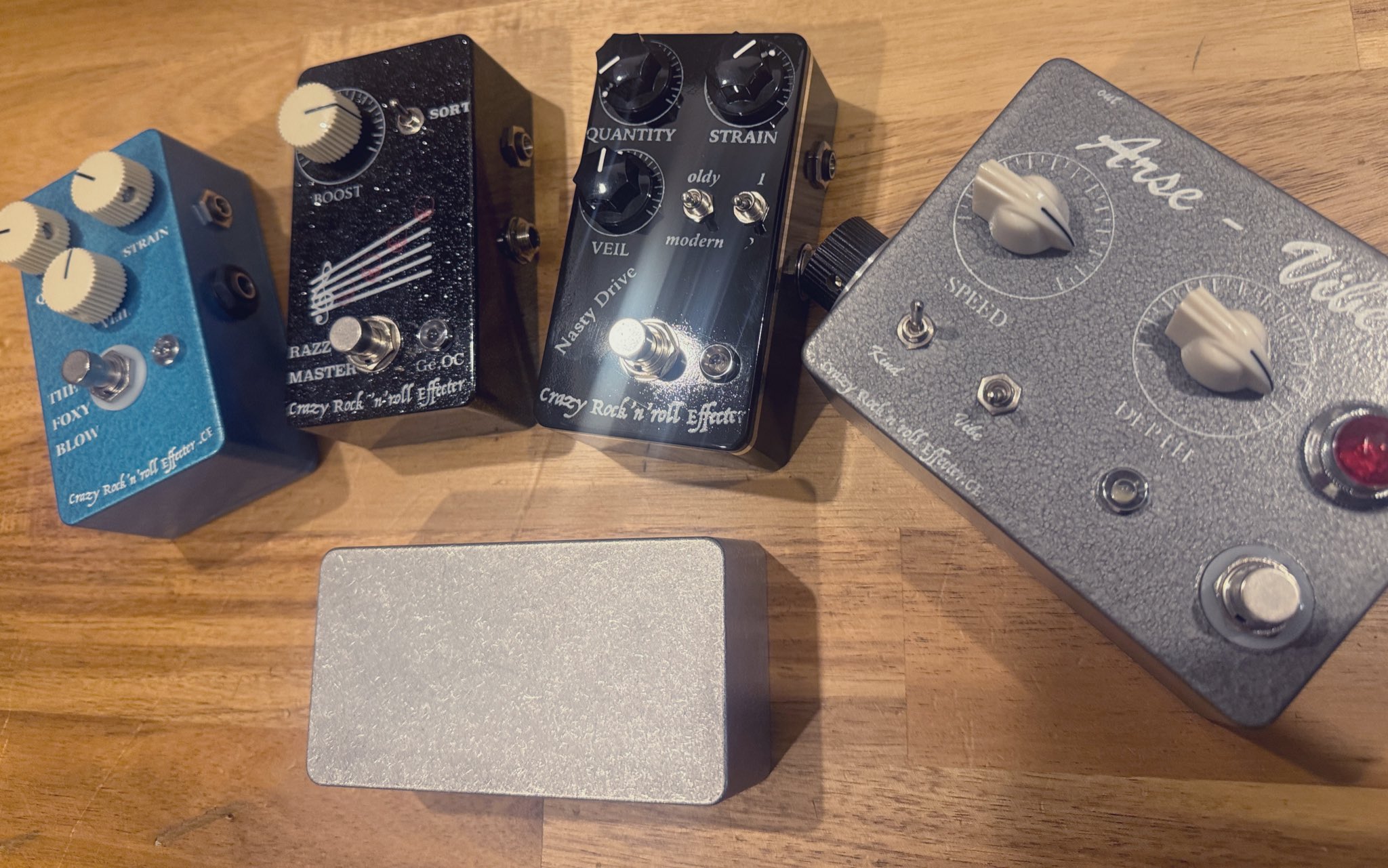 ギター Crazy Rock'n'roll Effecter THE FOXY BLOW Crazy Rock'n'roll Effecter THE FOXY BLOW | Crazy Rock'n'roll